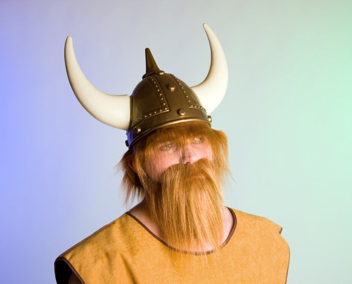 Wikingerhelm mit Hörnern u. Haar, Hartplastik